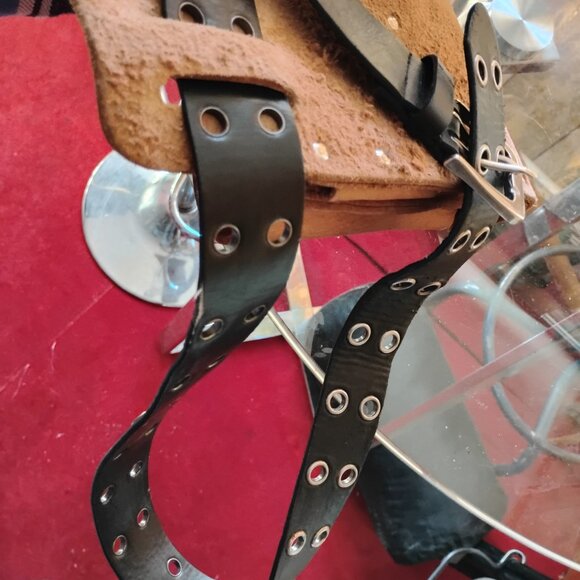 Klein Tools 5164 multipurpose leather tool pouch and black leather belt 36 inch - Picture 4 of 4